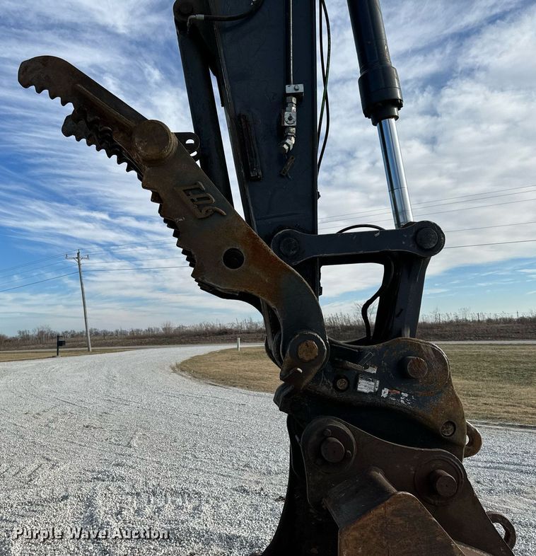 image for item DL4359 2015 John Deere 250G LC excavator