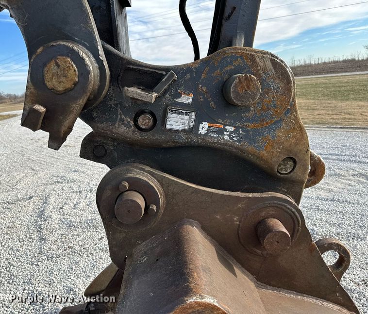 image for item DL4359 2015 John Deere 250G LC excavator