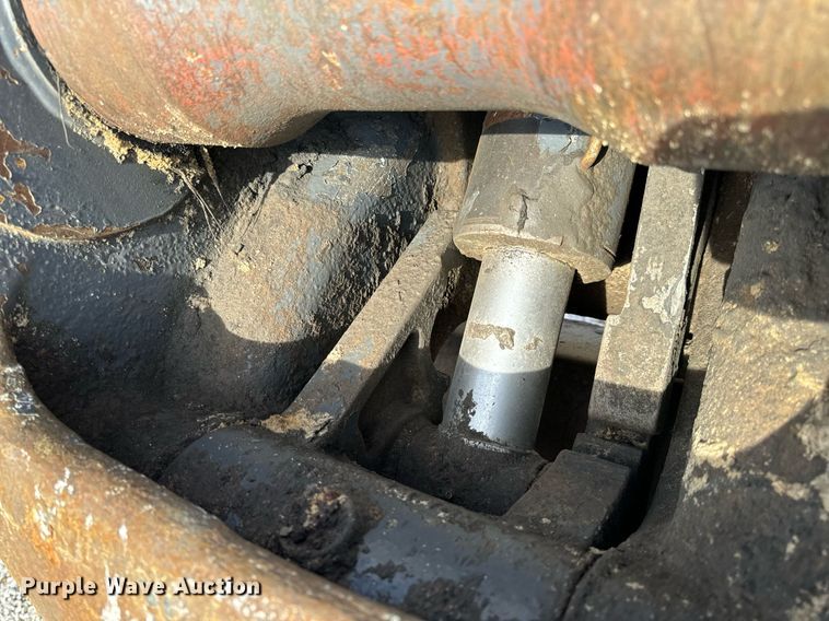 image for item DL4359 2015 John Deere 250G LC excavator