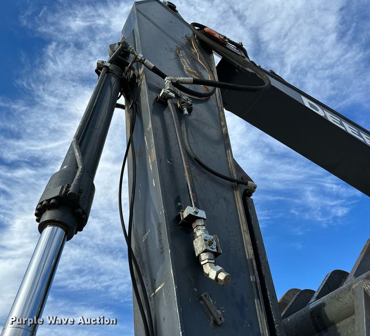 image for item DL4359 2015 John Deere 250G LC excavator