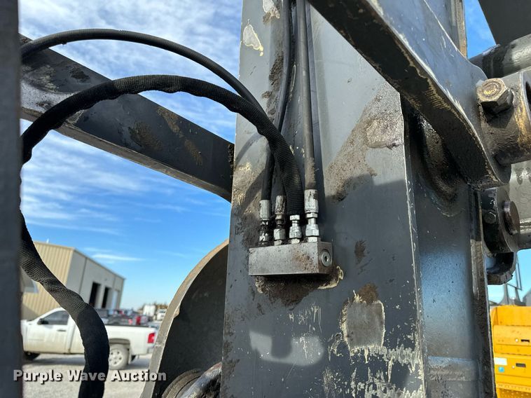 image for item DL4359 2015 John Deere 250G LC excavator