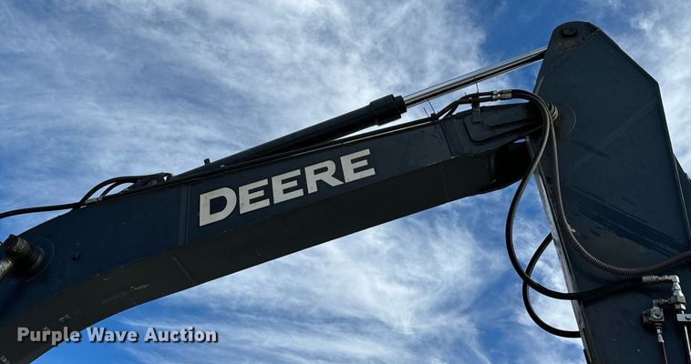 image for item DL4359 2015 John Deere 250G LC excavator