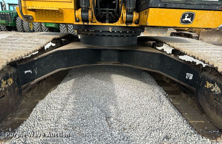 image for item DL4359 2015 John Deere 250G LC excavator