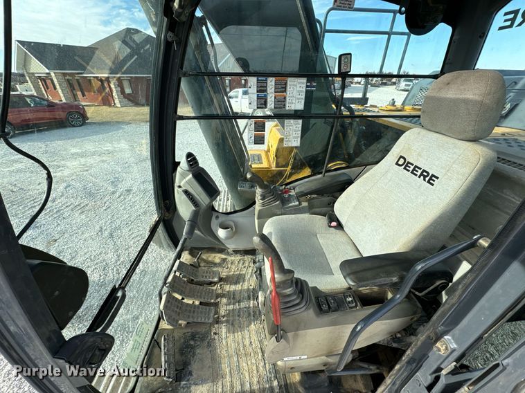 image for item DL4359 2015 John Deere 250G LC excavator