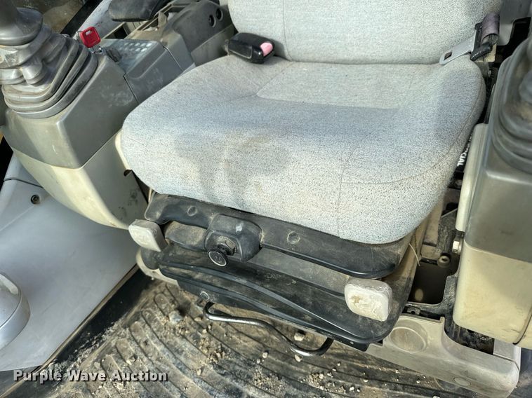 image for item DL4359 2015 John Deere 250G LC excavator