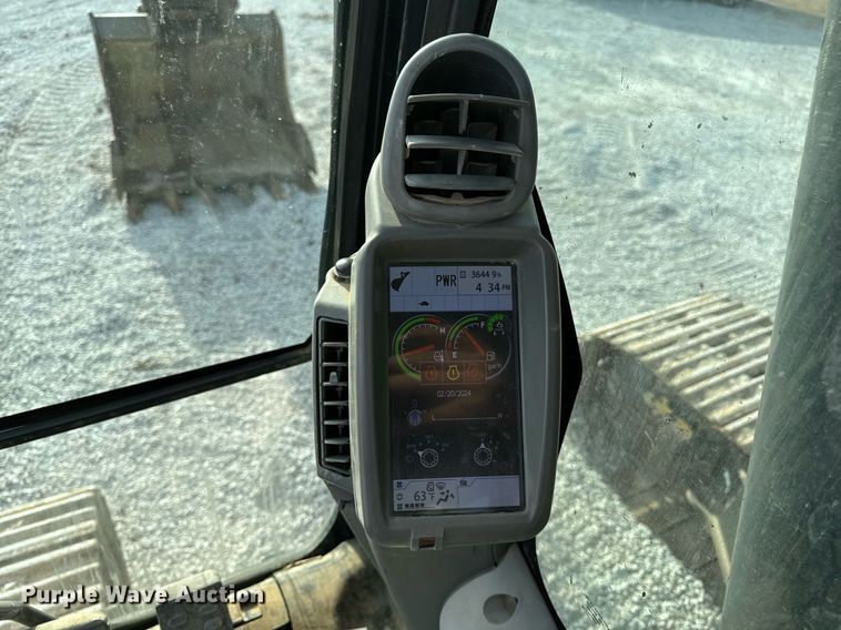 image for item DL4359 2015 John Deere 250G LC excavator