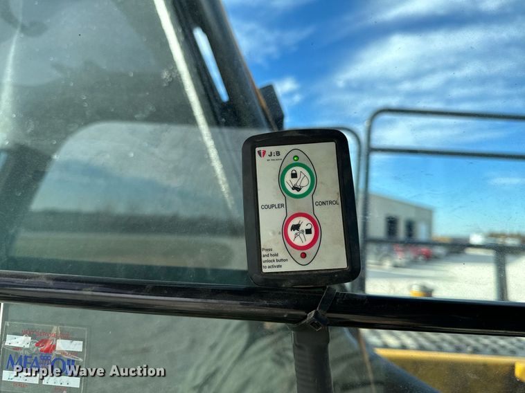 image for item DL4359 2015 John Deere 250G LC excavator