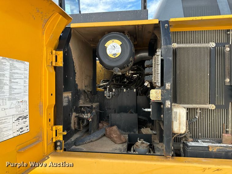 image for item DL4359 2015 John Deere 250G LC excavator