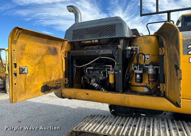 image for item DL4359 2015 John Deere 250G LC excavator