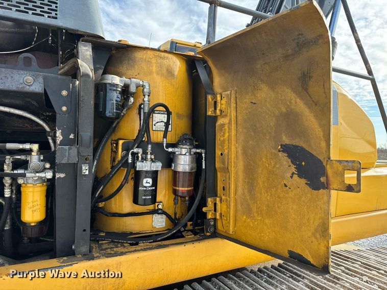 image for item DL4359 2015 John Deere 250G LC excavator