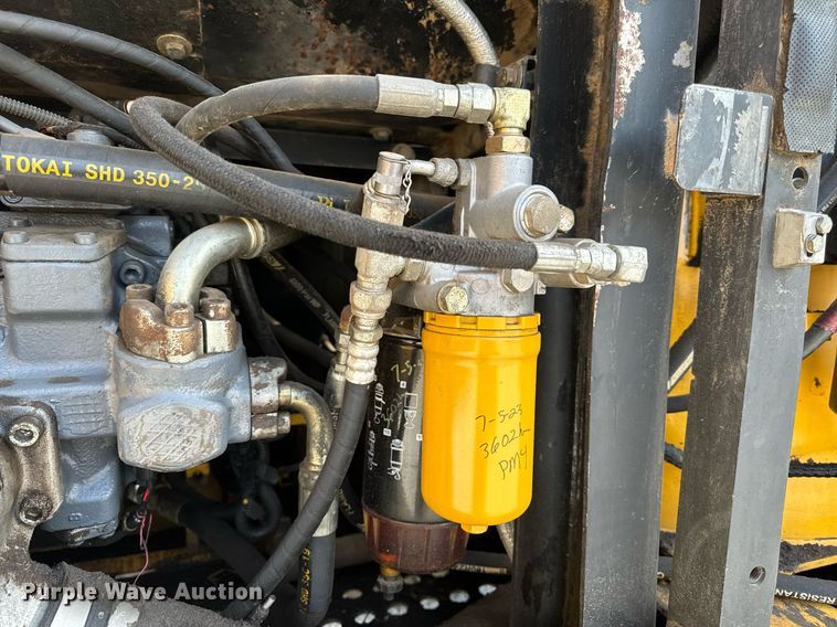 image for item DL4359 2015 John Deere 250G LC excavator