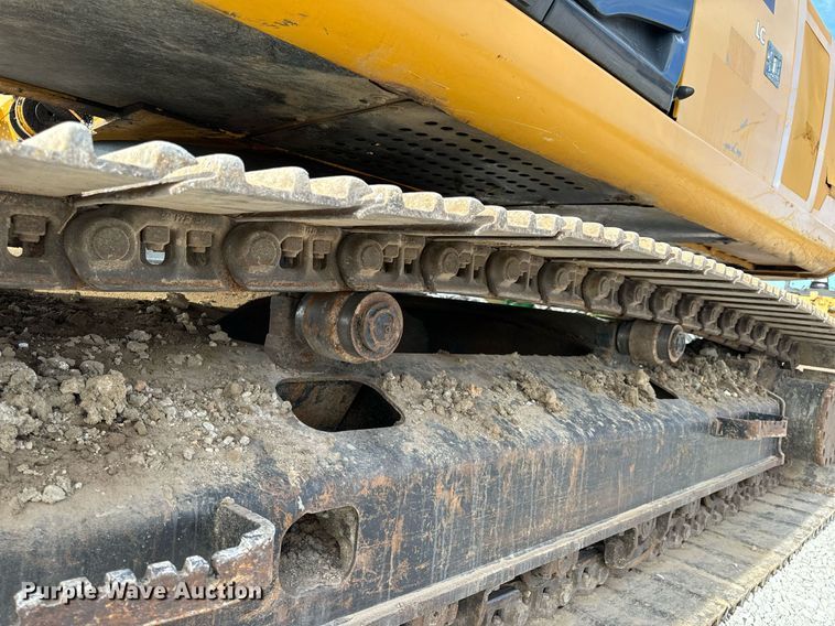 image for item DL4359 2015 John Deere 250G LC excavator