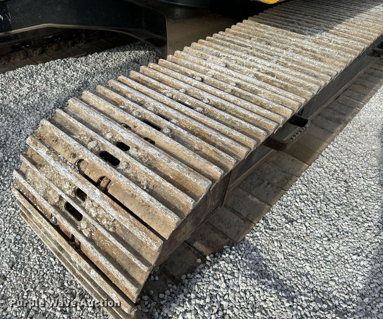 image for item DL4359 2015 John Deere 250G LC excavator