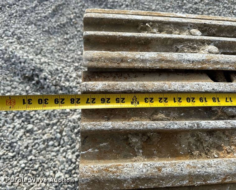 image for item DL4359 2015 John Deere 250G LC excavator