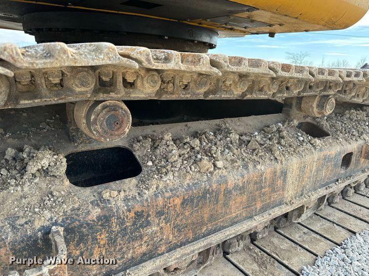 image for item DL4359 2015 John Deere 250G LC excavator