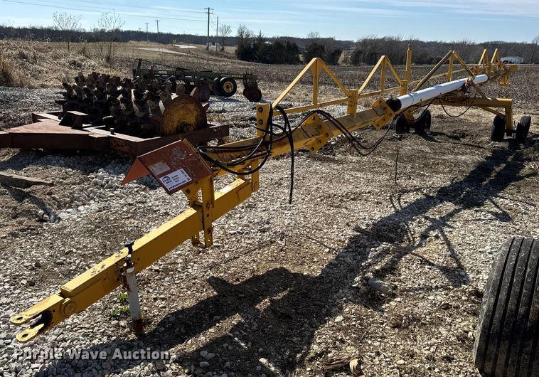 image for item DL4361 Farmstar  1503 manure spreader