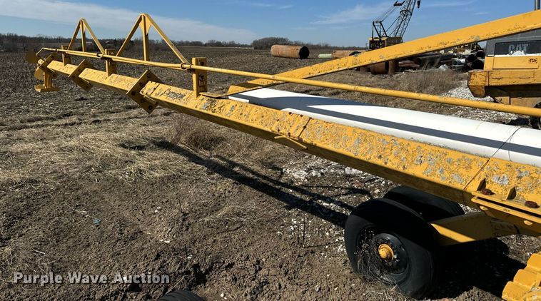 image for item DL4361 Farmstar  1503 manure spreader