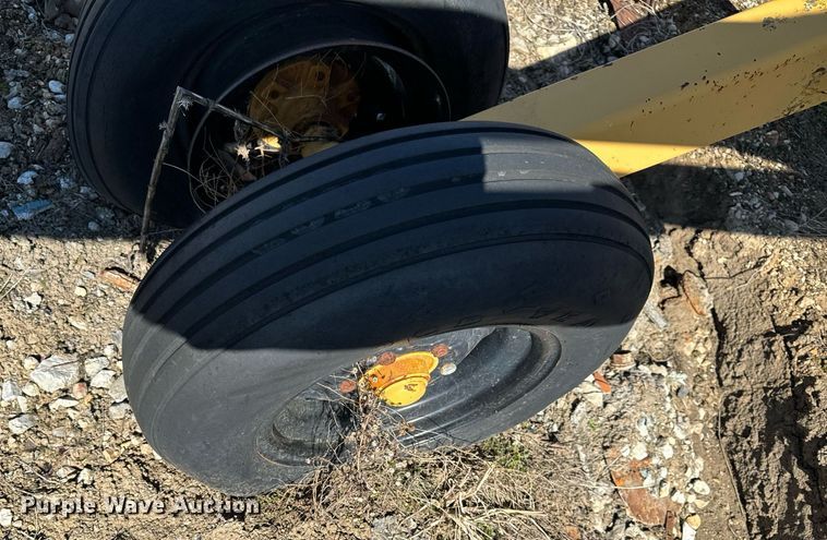 image for item DL4361 Farmstar  1503 manure spreader