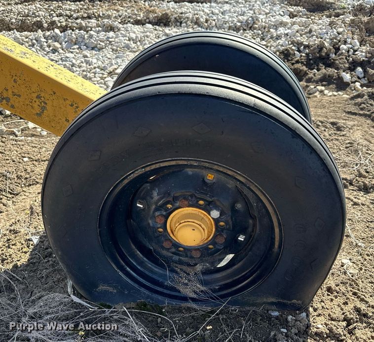 image for item DL4361 Farmstar  1503 manure spreader