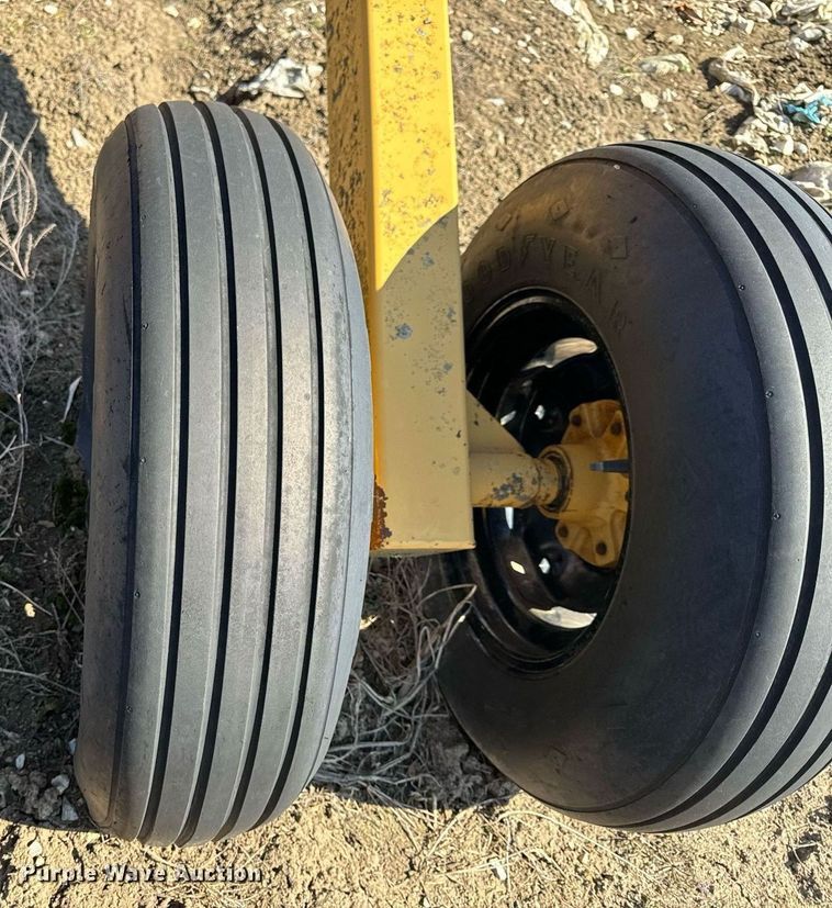 image for item DL4361 Farmstar  1503 manure spreader