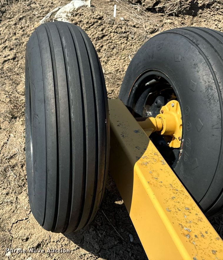 image for item DL4361 Farmstar  1503 manure spreader