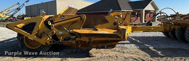 image for item DL4362 2006 John Deere 1814C scraper