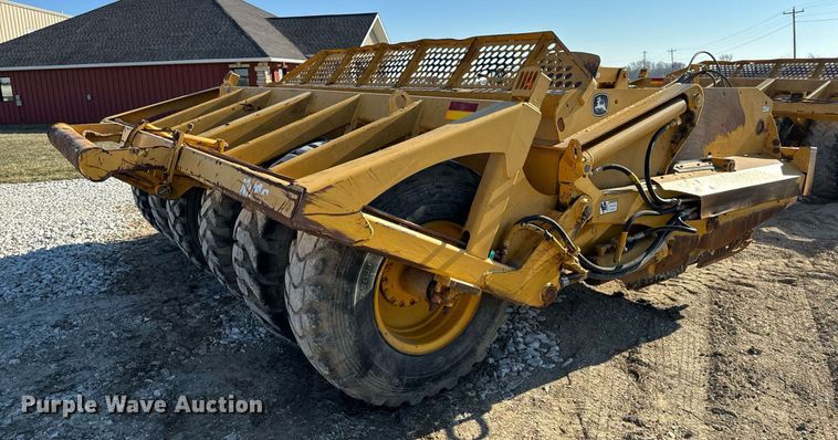 image for item DL4362 2006 John Deere 1814C scraper