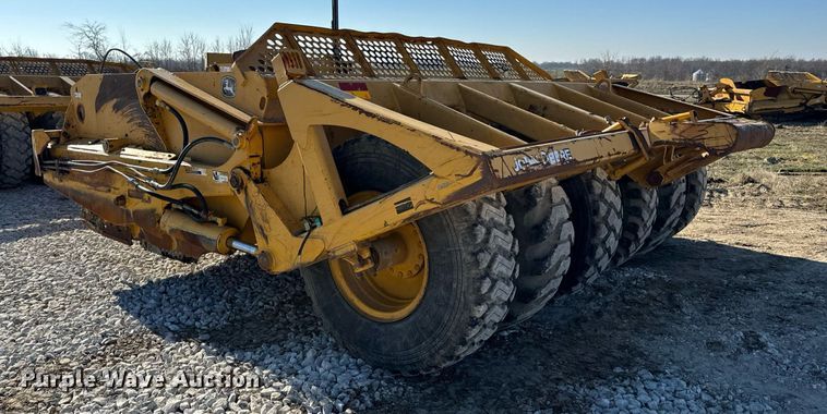 image for item DL4362 2006 John Deere 1814C scraper