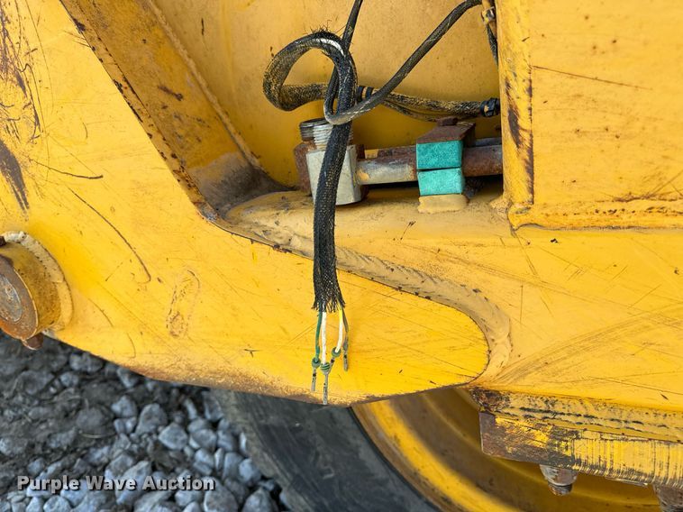 image for item DL4362 2006 John Deere 1814C scraper