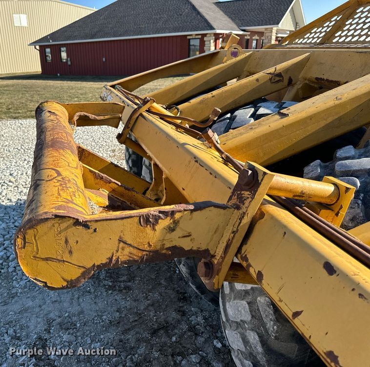 image for item DL4362 2006 John Deere 1814C scraper