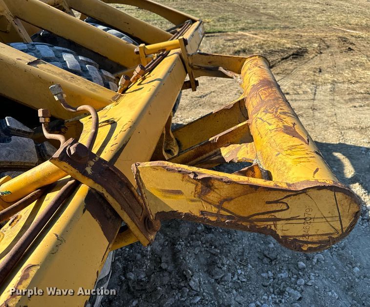 image for item DL4362 2006 John Deere 1814C scraper