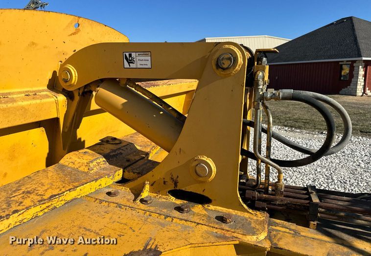 image for item DL4362 2006 John Deere 1814C scraper