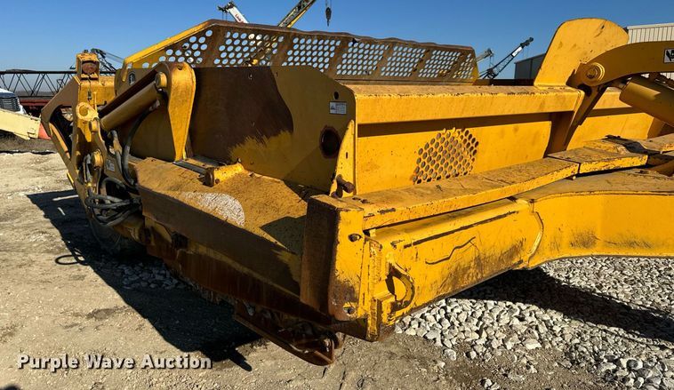 image for item DL4362 2006 John Deere 1814C scraper