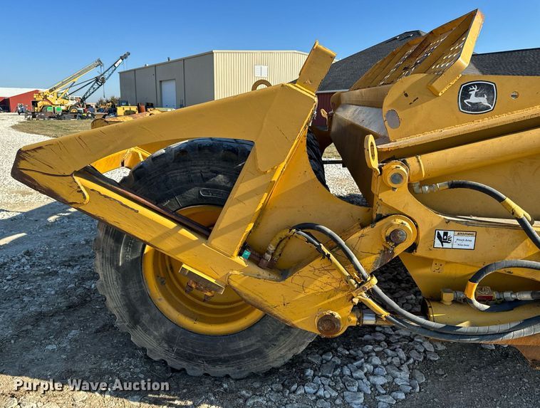 image for item DL4362 2006 John Deere 1814C scraper