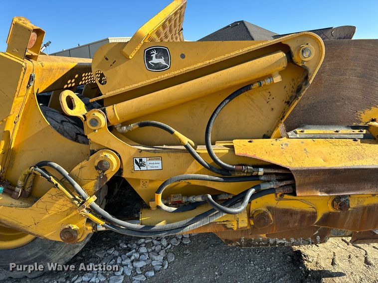 image for item DL4362 2006 John Deere 1814C scraper