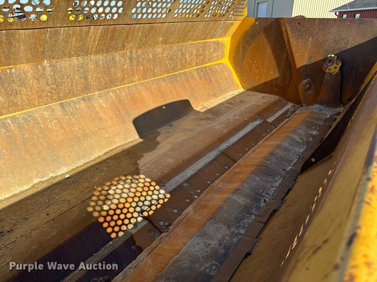 image for item DL4362 2006 John Deere 1814C scraper