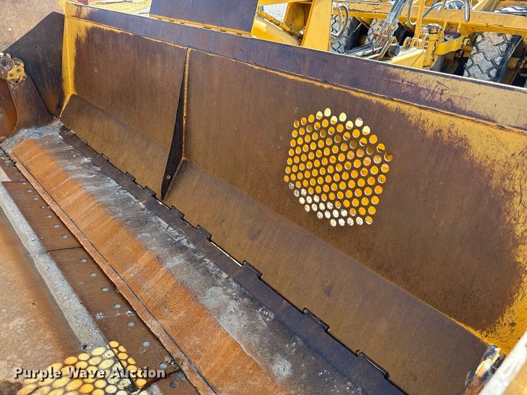 image for item DL4362 2006 John Deere 1814C scraper