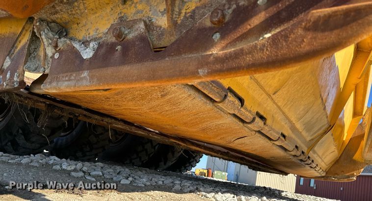 image for item DL4362 2006 John Deere 1814C scraper