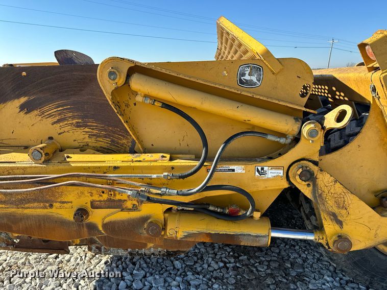 image for item DL4362 2006 John Deere 1814C scraper