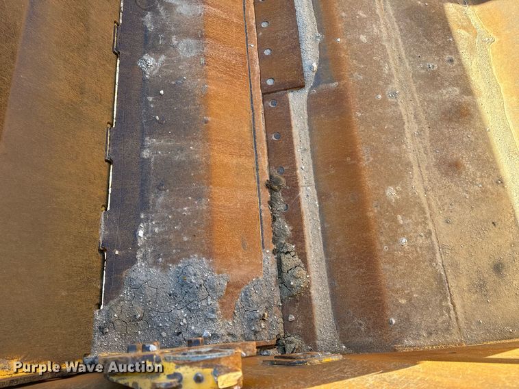 image for item DL4362 2006 John Deere 1814C scraper