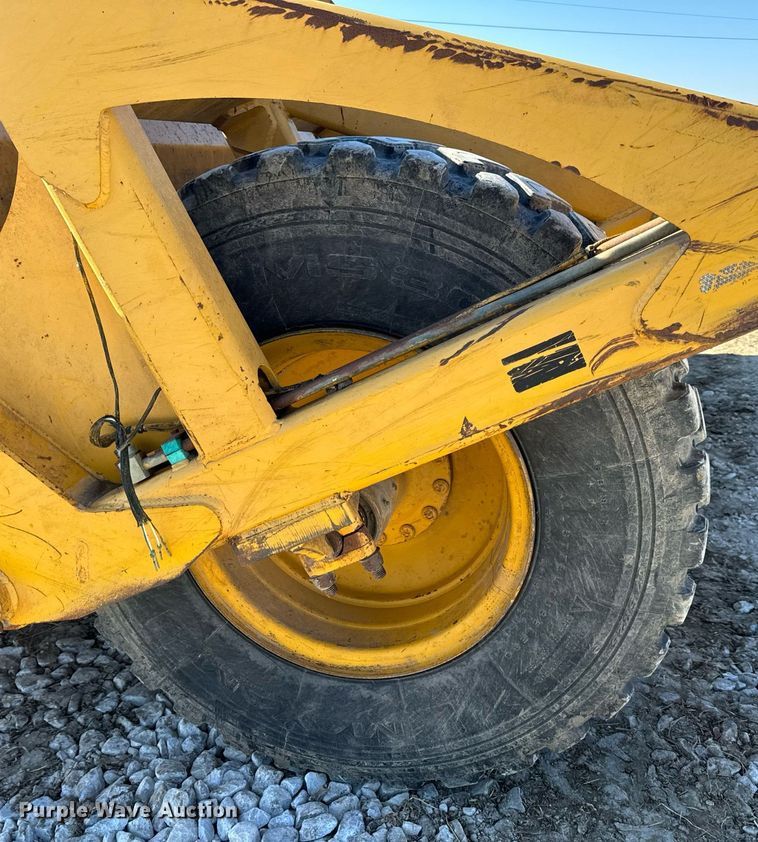 image for item DL4362 2006 John Deere 1814C scraper