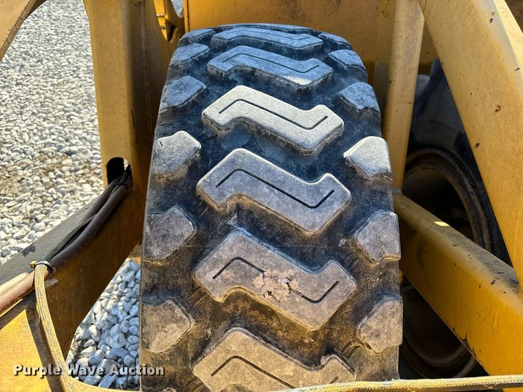 image for item DL4362 2006 John Deere 1814C scraper