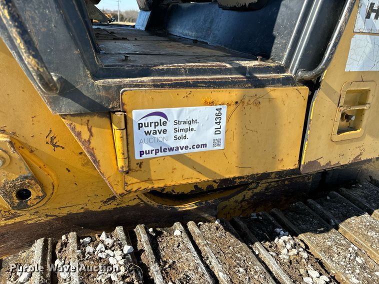 image for item DL4364 1997 Caterpillar 953C loader