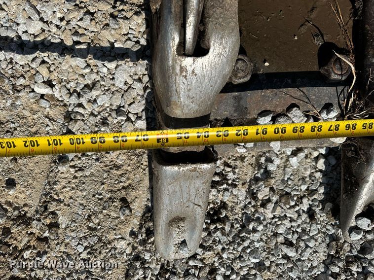 image for item DL4364 1997 Caterpillar 953C loader