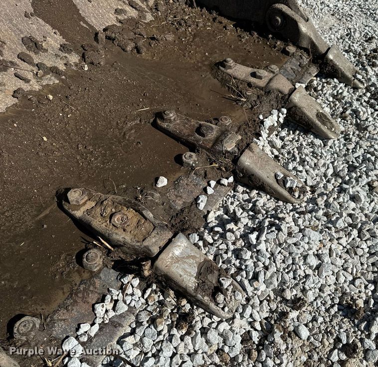 image for item DL4364 1997 Caterpillar 953C loader