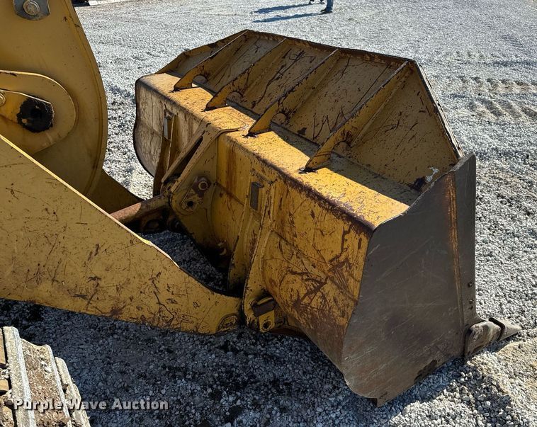 image for item DL4364 1997 Caterpillar 953C loader