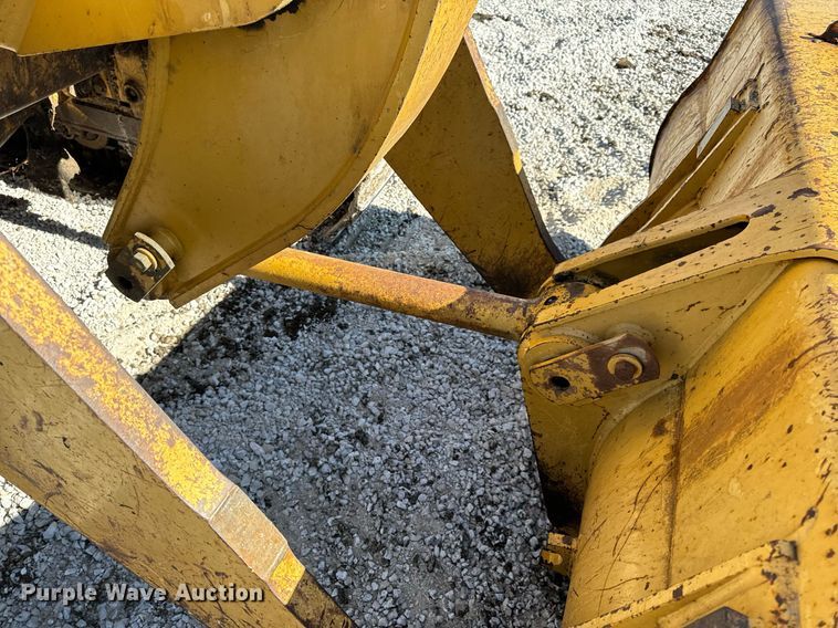 image for item DL4364 1997 Caterpillar 953C loader