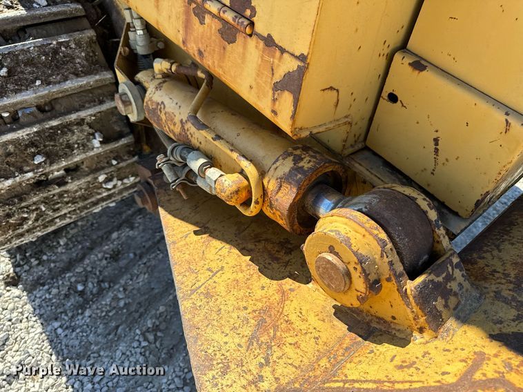 image for item DL4364 1997 Caterpillar 953C loader