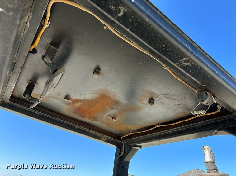 image for item DL4364 1997 Caterpillar 953C loader