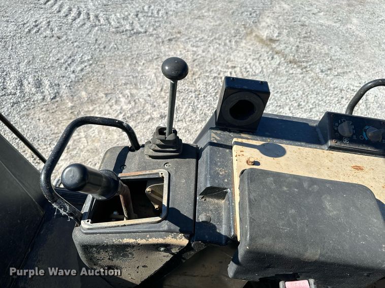 image for item DL4364 1997 Caterpillar 953C loader